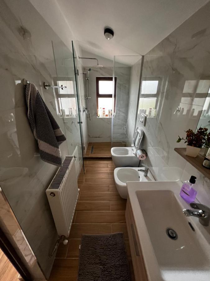 Appartamento Retreat In The Centre Of Korce Esterno foto