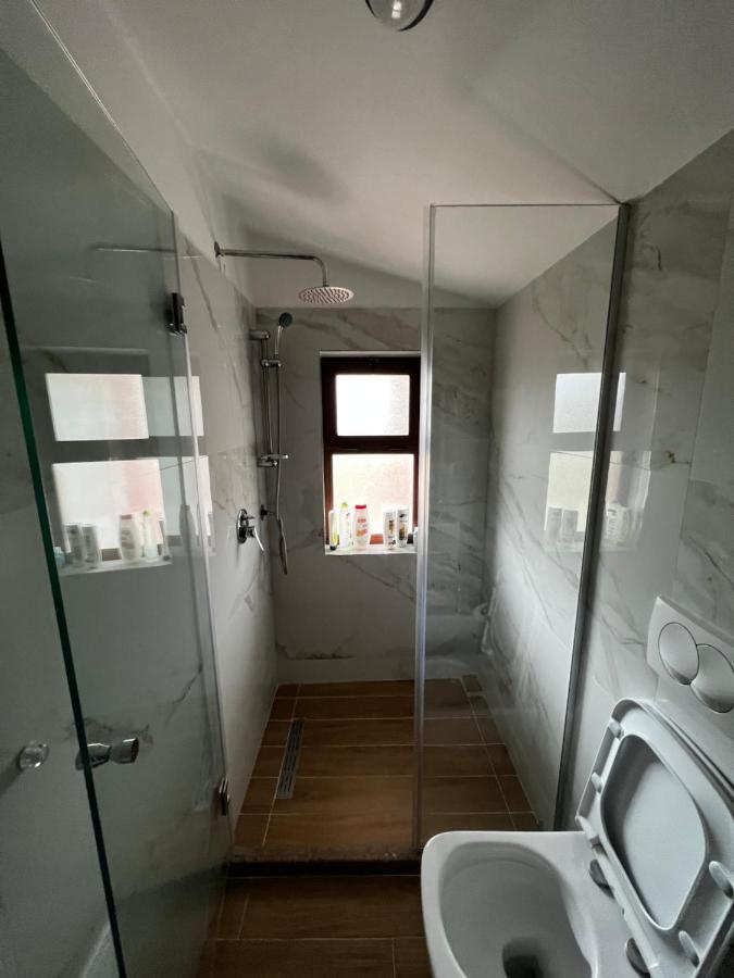 Appartamento Retreat In The Centre Of Korce Esterno foto