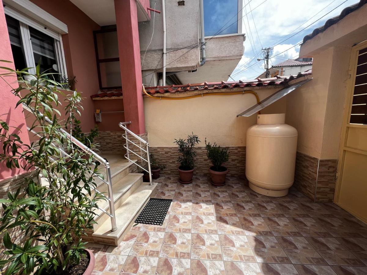 Appartamento Retreat In The Centre Of Korce Esterno foto