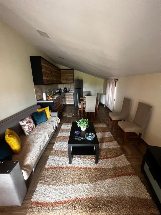Appartamento Retreat In The Centre Of Korce Esterno foto