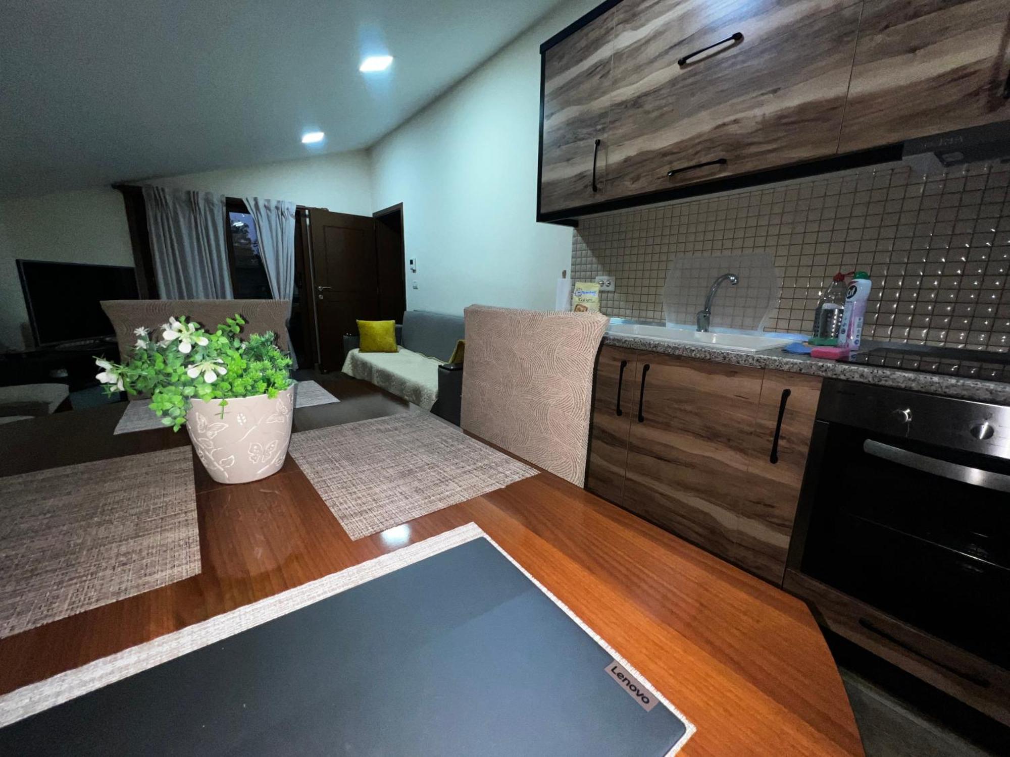 Appartamento Retreat In The Centre Of Korce Esterno foto