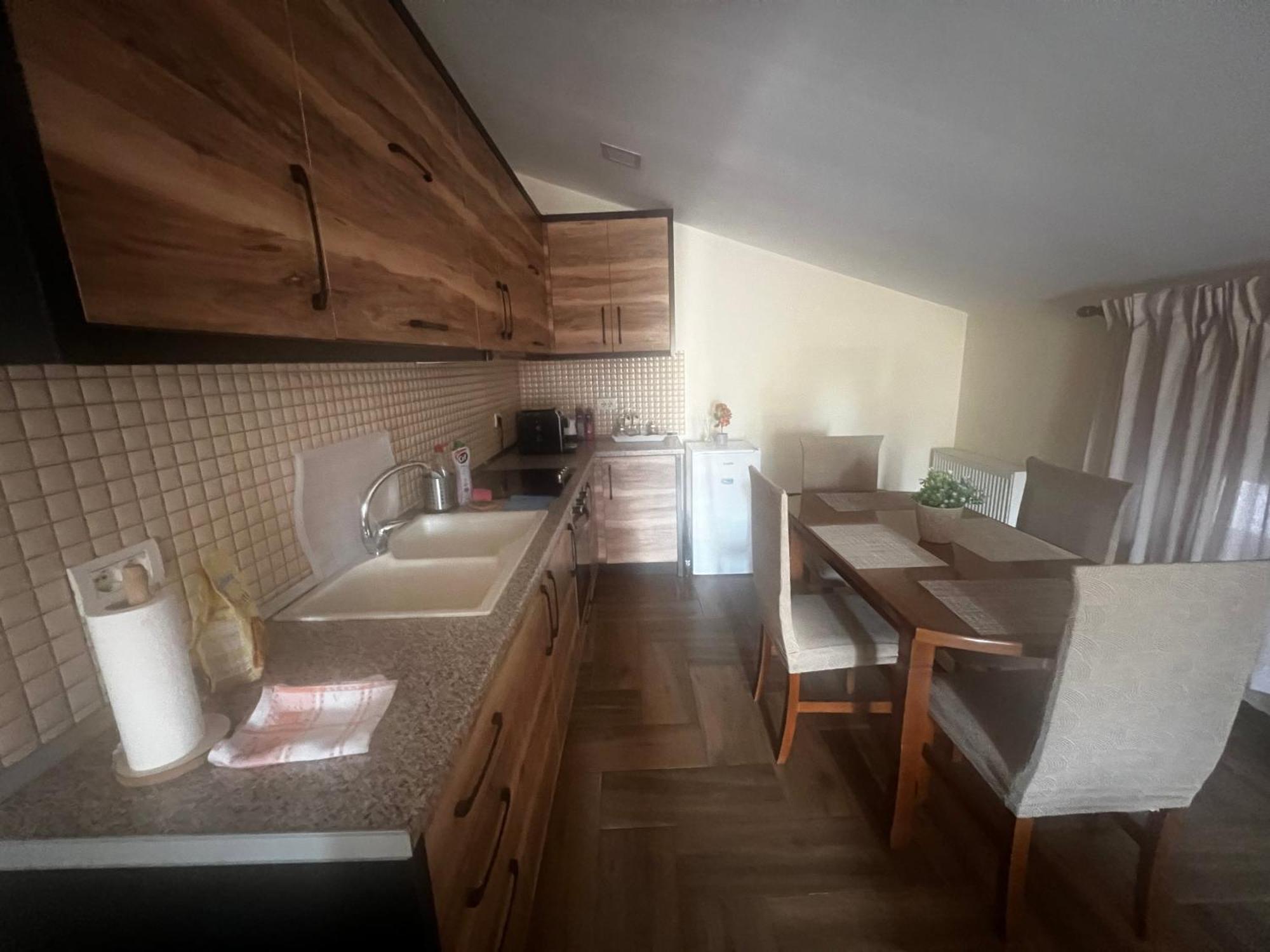 Appartamento Retreat In The Centre Of Korce Esterno foto